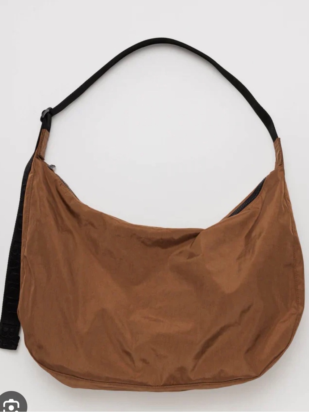 BAGGU: Large Nylon Crescent Bag “Brown”🐻